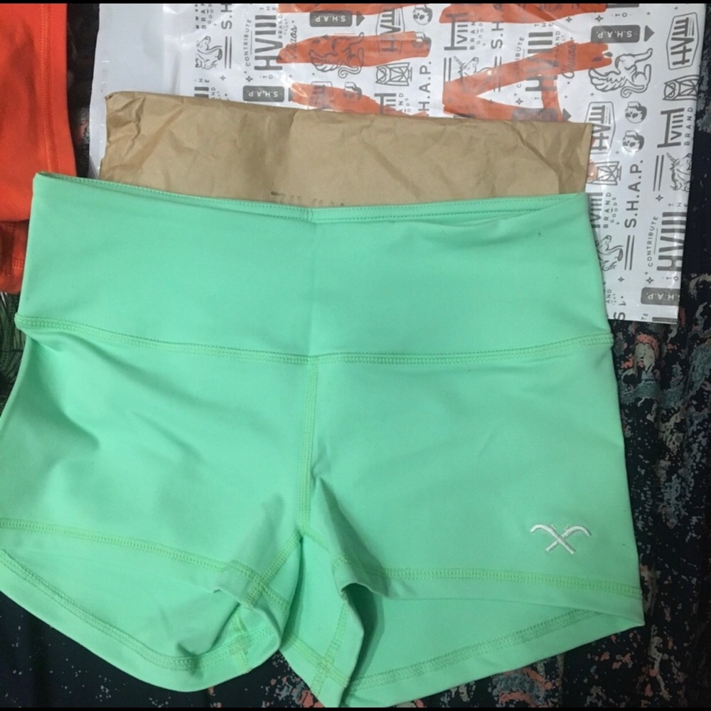 🚫 SOLD 🚫 HVII brand goods shorties